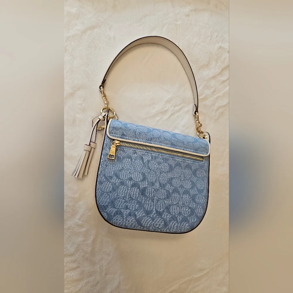Coach Kleo Shoulder Bag In Signature Chambray